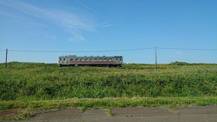 空と電車　　　　　　　　　　　　　　　　　　　　　　　　　　　　　　　　　　撮影：㈱名古屋施設　鬼頭　舞氏
