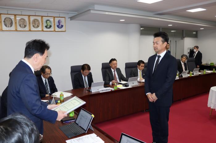 組合員証授与式の様子（１）