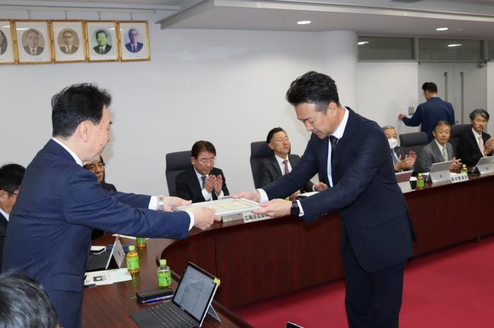 組合員証授与式の様子（２）