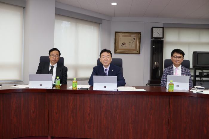 臨時理事会（三役）